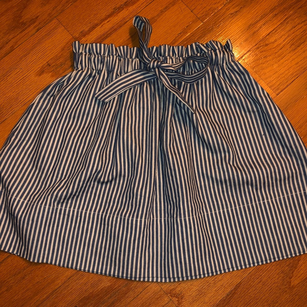 NWOT blue and white skirt